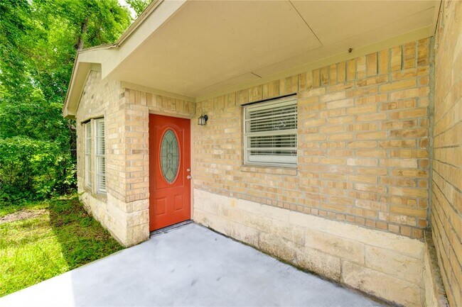 Building Photo - 47 Blue Lake Dr