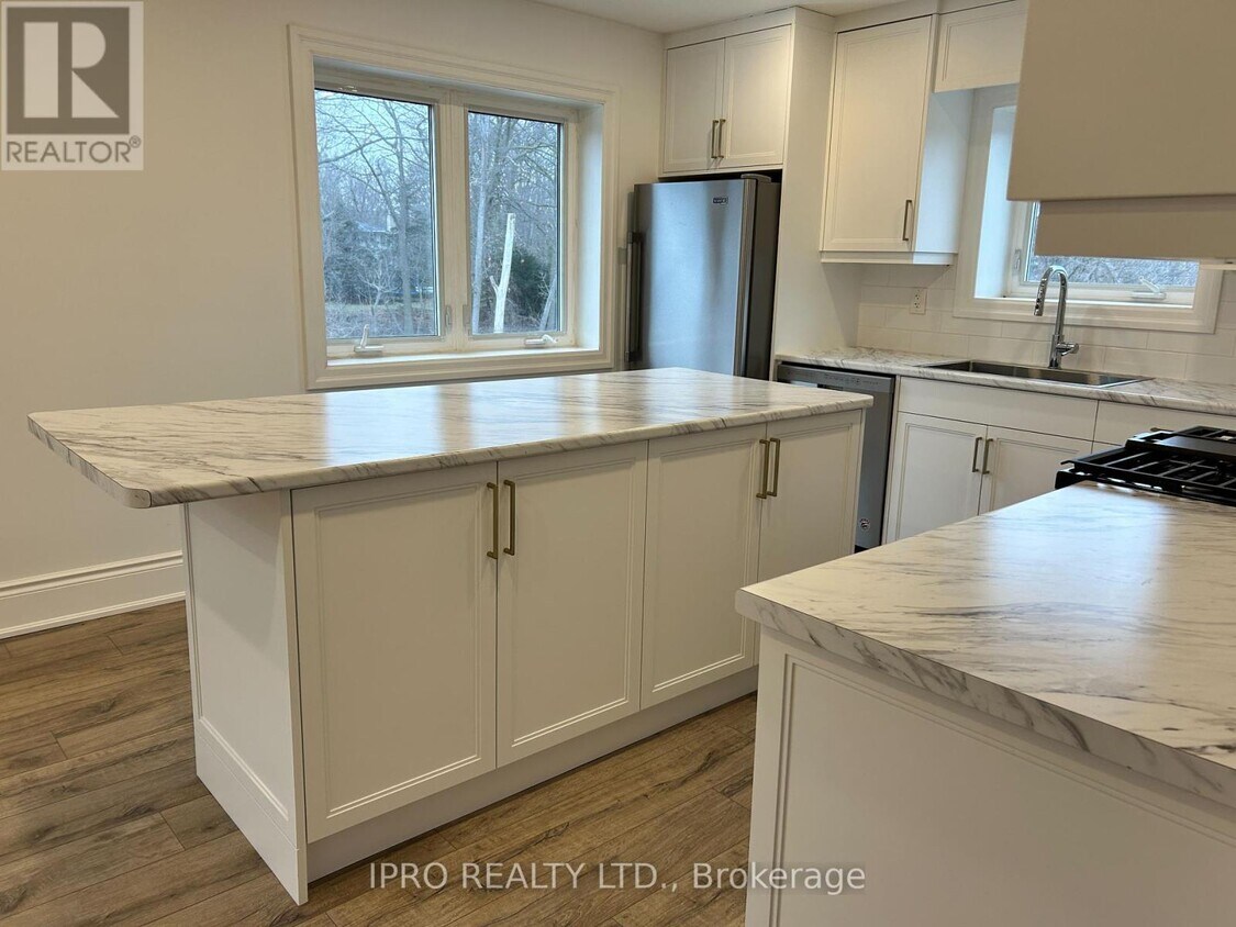 Photo principale - 1661-1661 Lakeshore Rd W