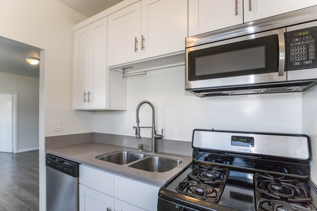 Foto del edificio - 1260 W 39th St