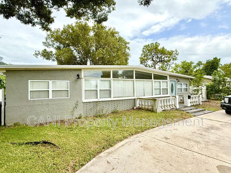 Foto principal - 6613 Orchard Dr N