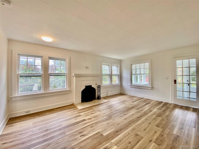 Foto del edificio - 2835 Harbor Ln