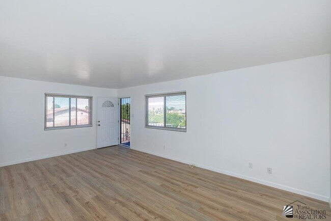 Foto del edificio - 1286 W 20th Pl