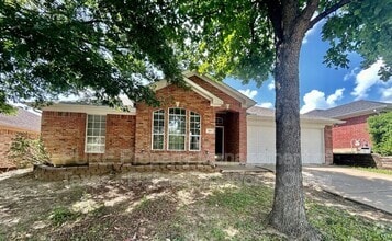 Building Photo - 605 Douglas Dr