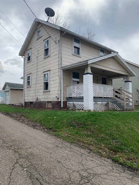 Building Photo - Two bedroom home for rent