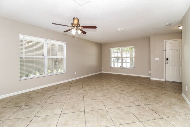 Foto del edificio - 351 Willowbay Ridge St