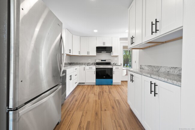 Foto del edificio - 21 Crestwood Ave
