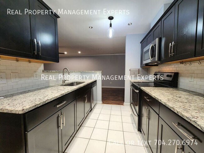 Foto del edificio - 3707 Colony Crossing Dr