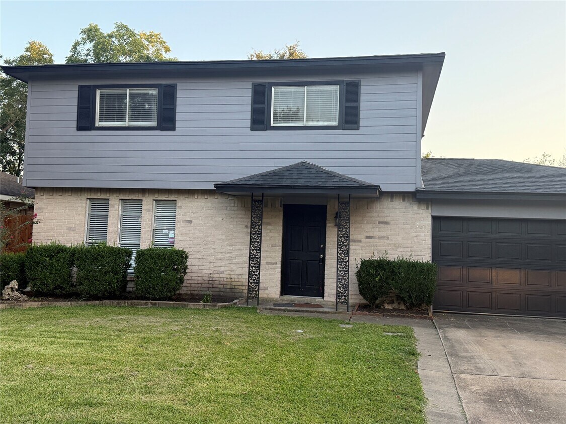 Foto principal - 6207 Woodvale Dr