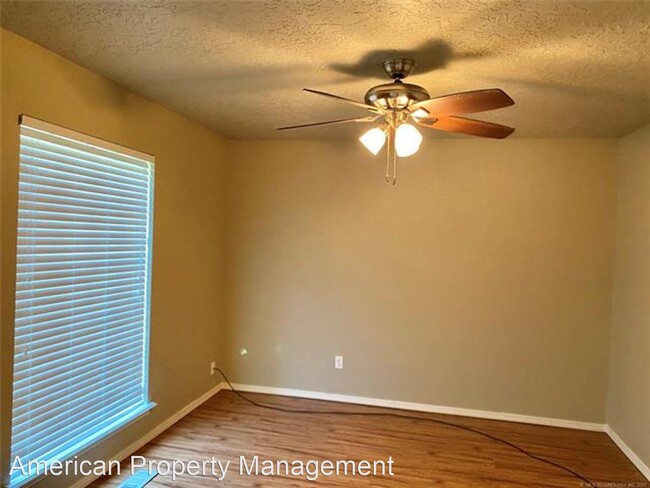 Building Photo - 4 br, 2.5 bath House - 2700 S Elder Ave