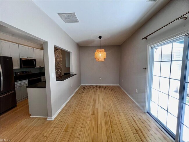 Foto del edificio - 4581 Duffy Dr