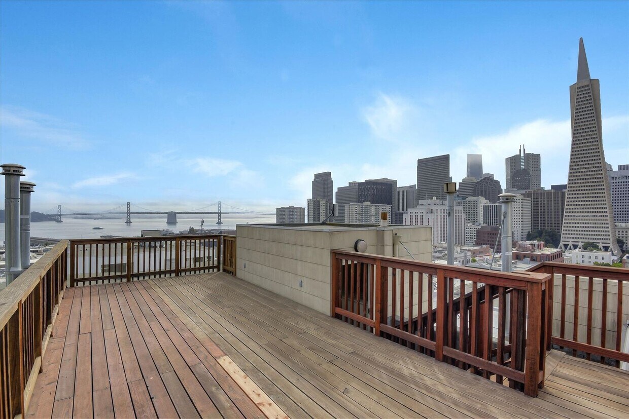 Foto principal - 1065 Montgomery St
