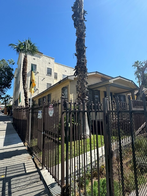 Foto del edificio - The Serrano Bungalows