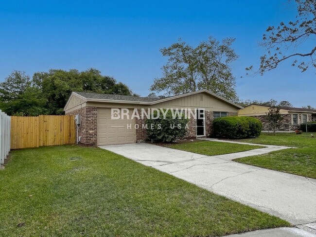 Building Photo - 8409 Red Holly Ln