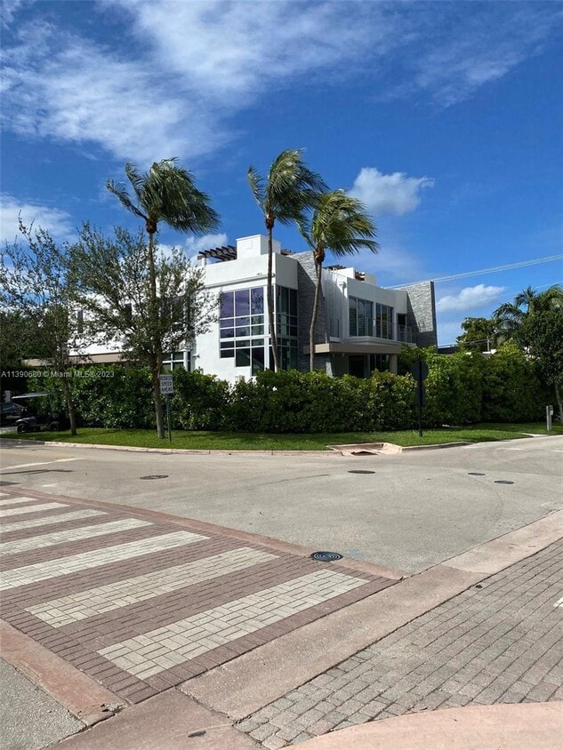 548 Fernwood Rd, Key Biscayne, FL 33149 Townhome Rentals in Key