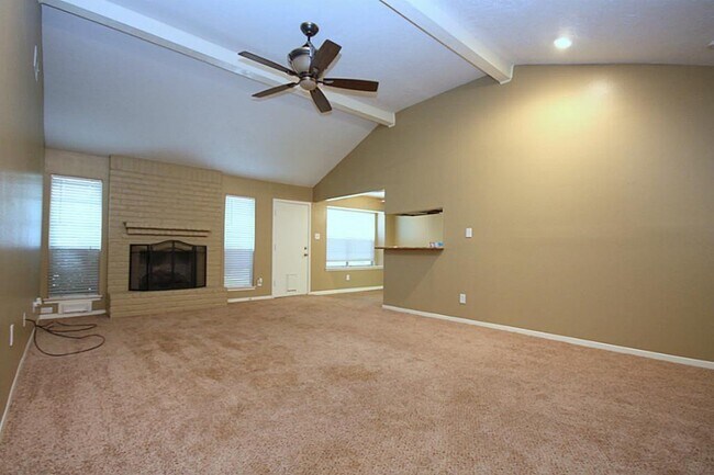 Building Photo - 23527 Canyon Lake Dr