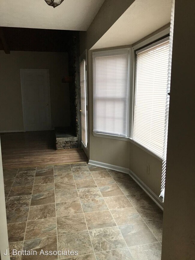 Building Photo - 3 br, 2 bath House - 4315 Greenbrier Dear Rd