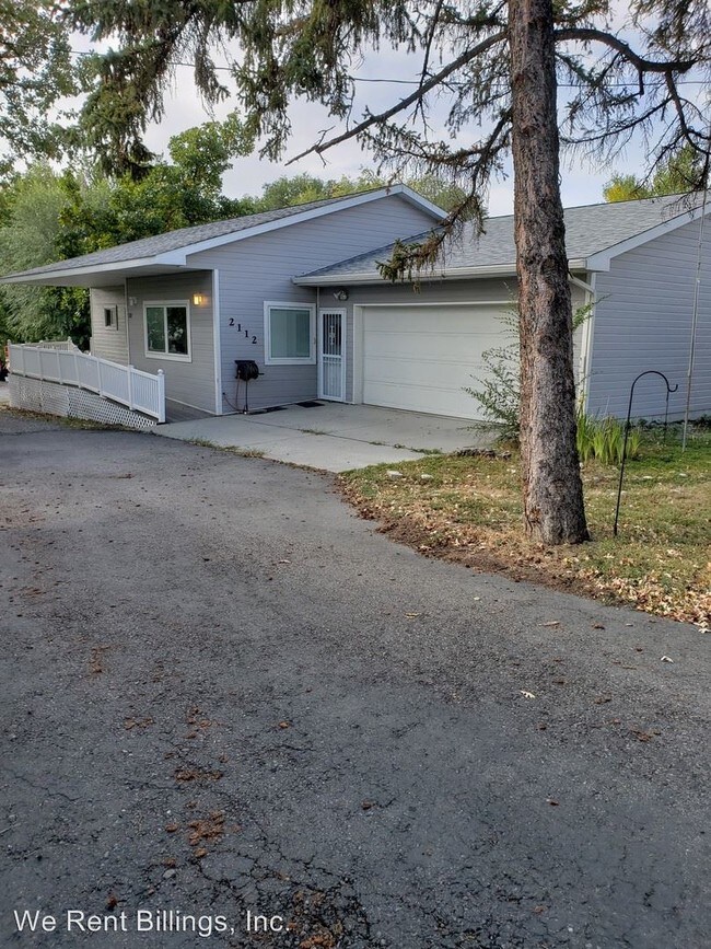 Foto del edificio - 4 br, 3.5 bath House - 2112 Rimrock Rd