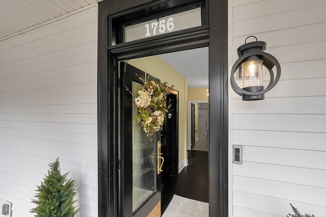 ¡Bienvenido al distrito del tranvía! - 1756 Oak St