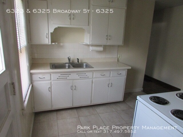 Foto del edificio - 6325-6325 Broadway St