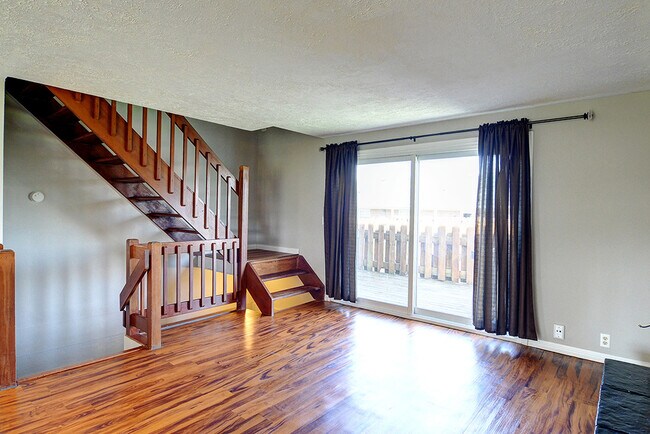 Building Photo - 8410 Woodgrove Ct