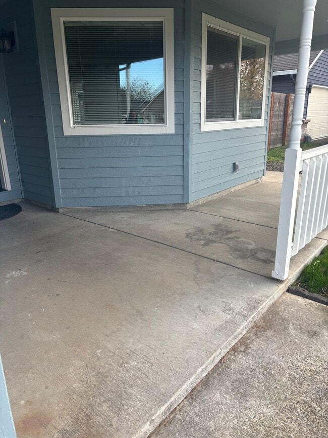 Building Photo - Beautifully Remodeled Single-Level House in North Newberg