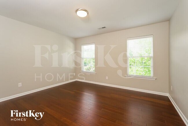 Foto del edificio - 5555 Misty Hill Circle