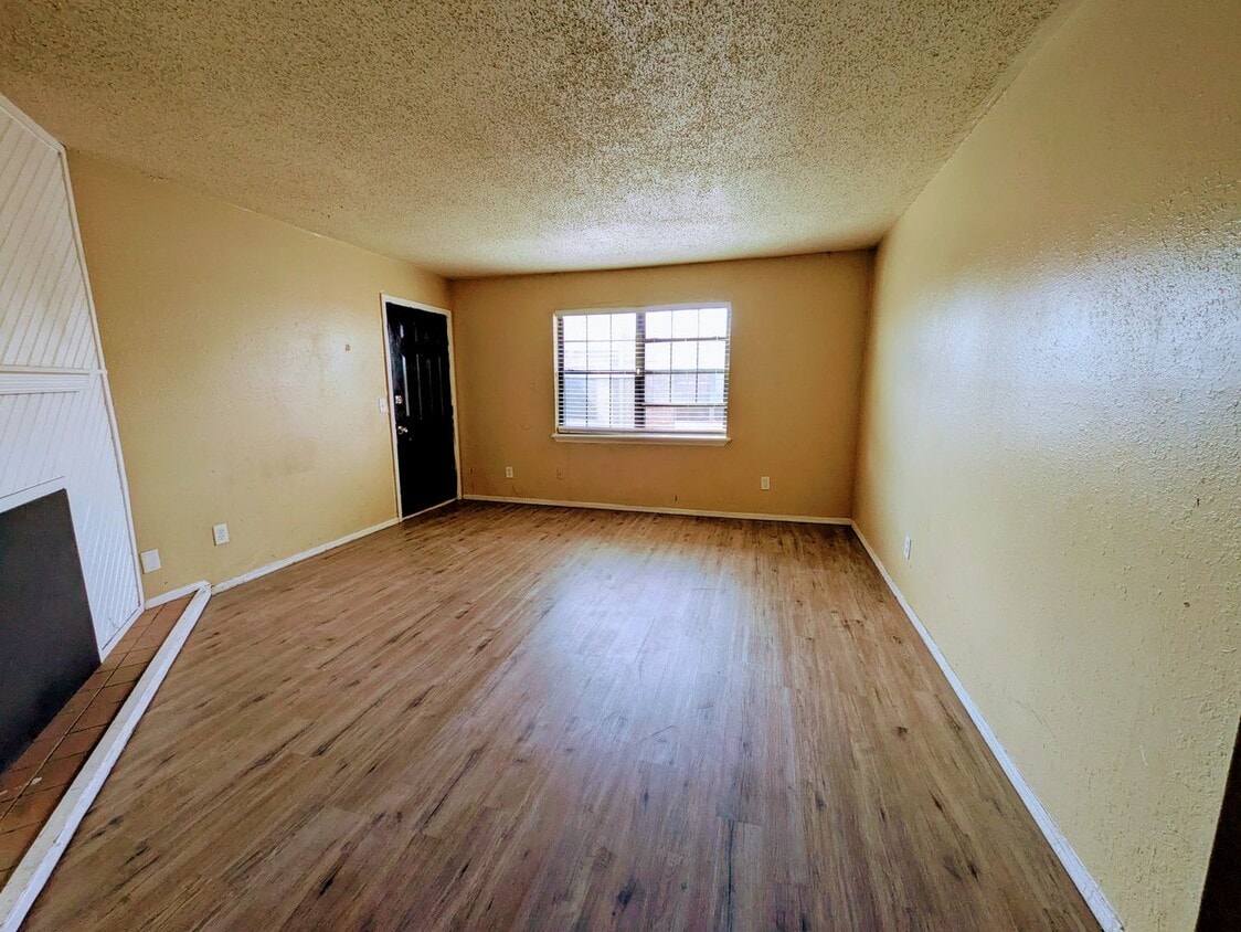 Primary Photo - 2 bed, 1.5 bath condo in Norman, OK with c...