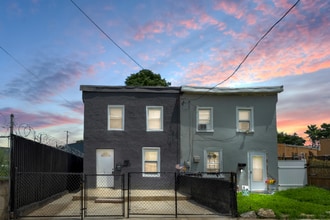 Building Photo - 1313 Adams St