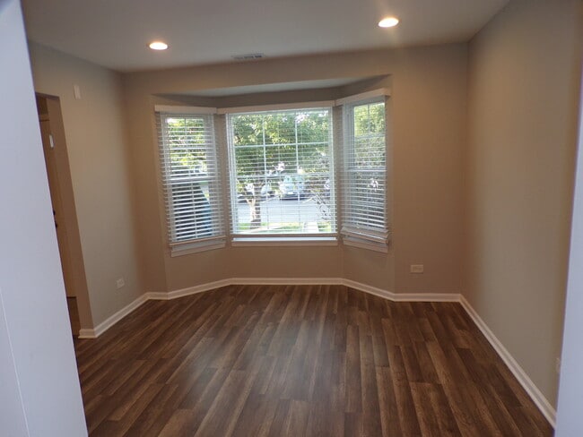 Building Photo - 558 Nantucket Way