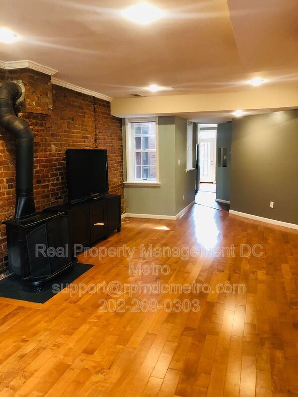 Building Photo - 1221 Duncan Pl NE