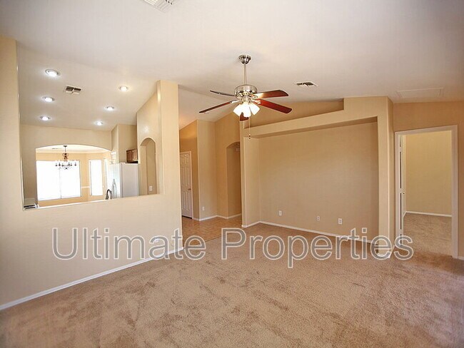 Building Photo - 2333 W Maldonado Dr
