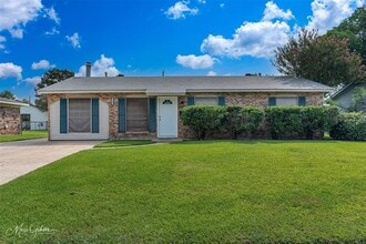 Building Photo - 3425 Ponderosa Dr