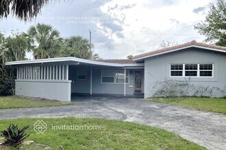 Building Photo - 2017 NE 29th Ct