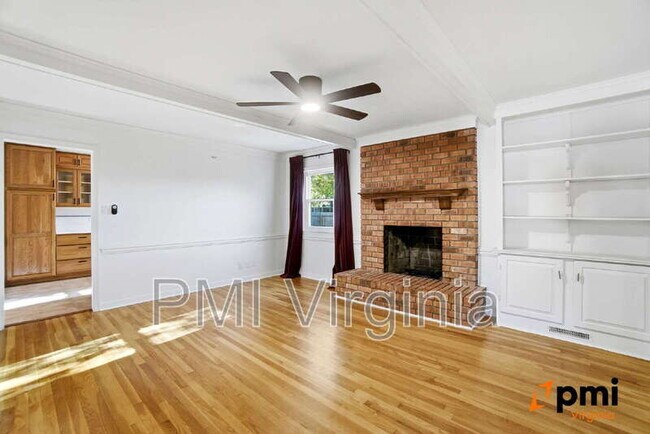 Foto del edificio - 436 Longleaf Rd