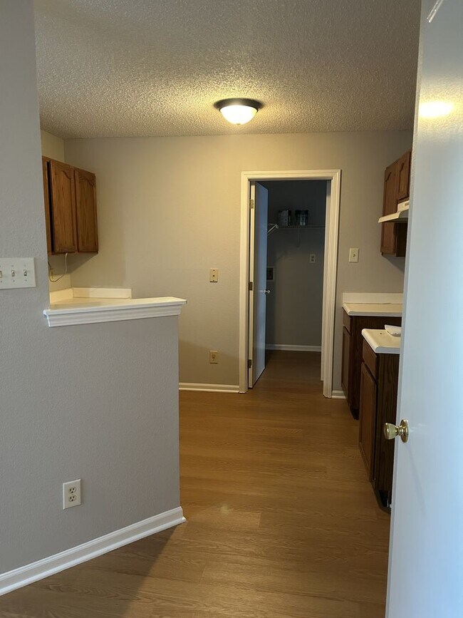 Foto del edificio - Wonderful 2 BR Ranch in Plainfield!