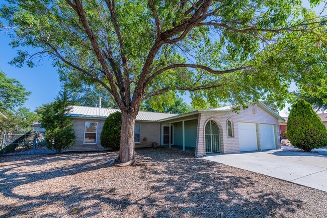 Foto del edificio - 7113 Welton Dr NE