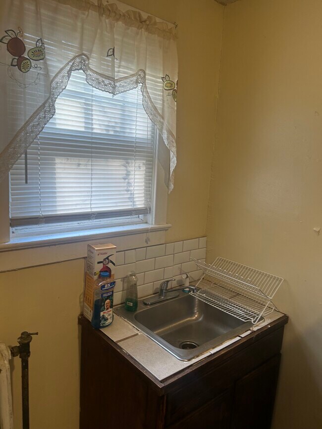 cocina - 667 Rutherford Ave