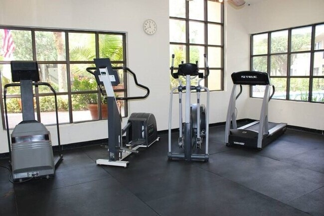 Foto del edificio - Split plan spacious 2bed/2batj