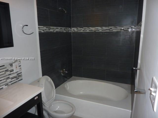Building Photo - 10441 SW 156th Ct