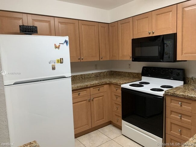 Building Photo - 2 br, 2 bath  - 4920 NW 79th Ave