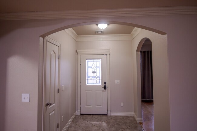 Building Photo - 202 Dawn Dr