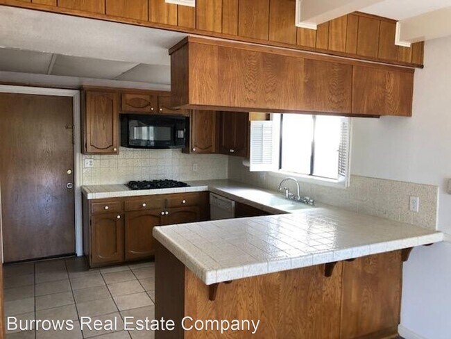 Foto del edificio - 3 br, 2 bath House - 10640 Almond Avenue
