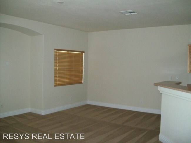 Building Photo - 3208 Regal Swan Pl