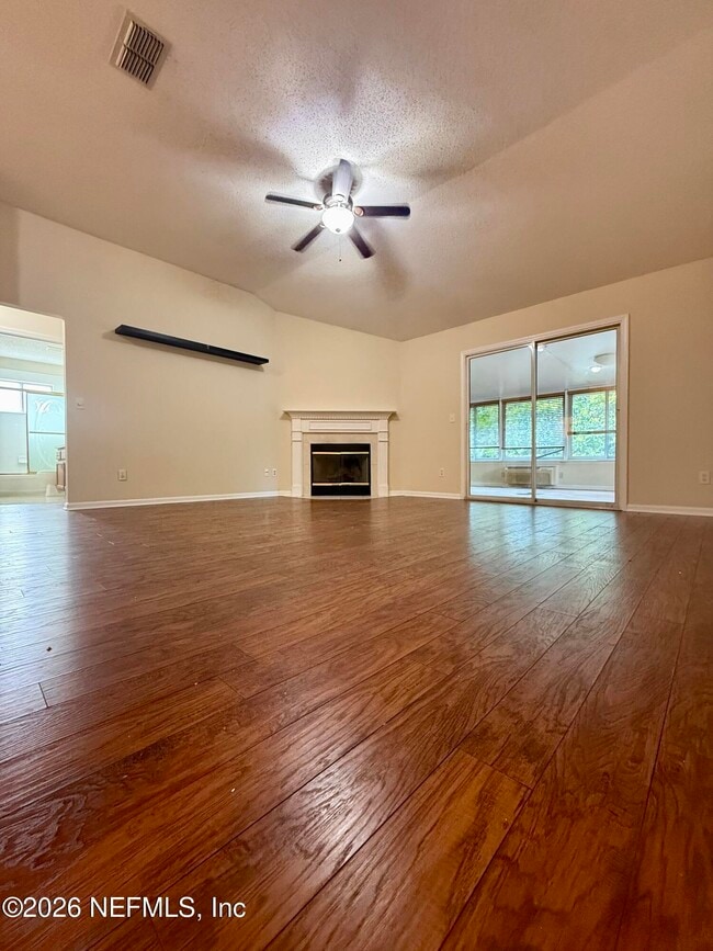 Building Photo - 3150 Highland Grove Dr