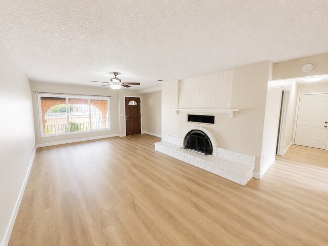 Foto del edificio - 6298 Dairy Ave