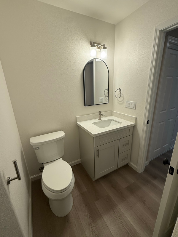 Building Photo - 1924 Camargo Dr