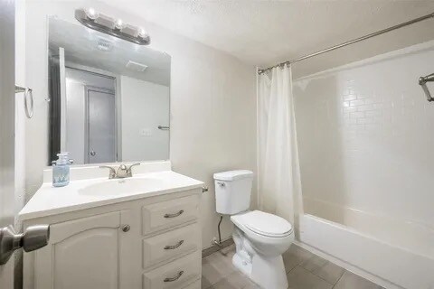 Foto del edificio - 5800 Maiden Ln