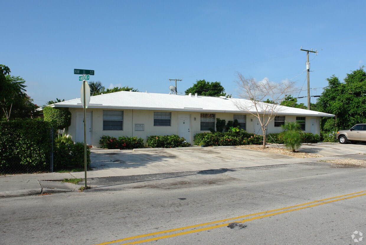 Foto del edificio - 2 NW 11th St