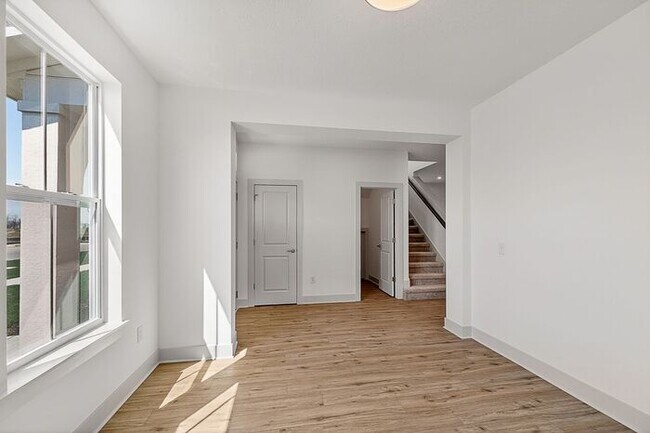 Foto del edificio - Brand-New Westfield Home Near Grand Park