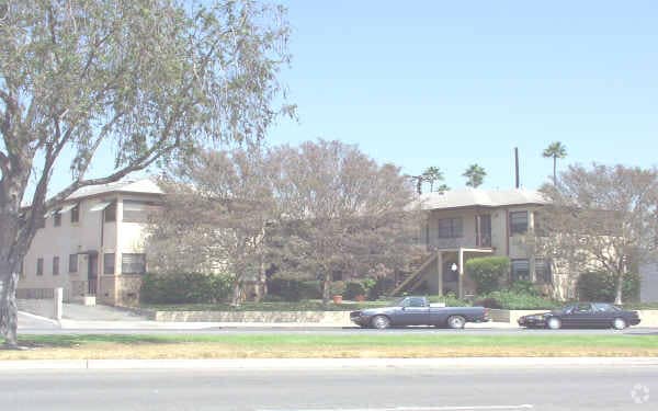 Primary Photo - 2421 W Main St